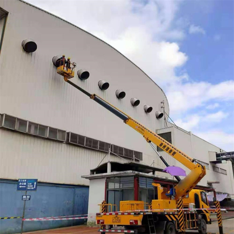 黔东南高空作业车出租服务：专业广告牌安装解决方案