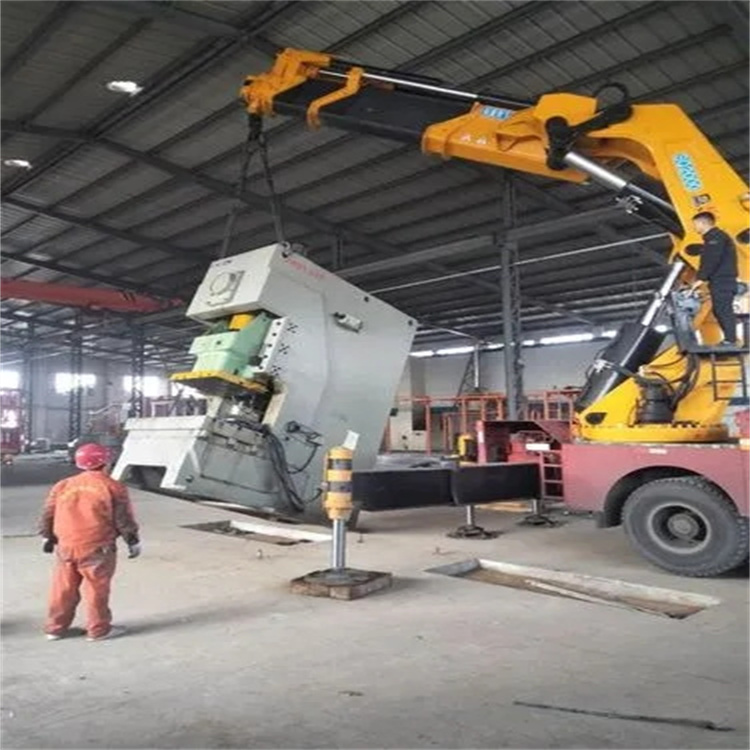 黔东南80吨折臂吊车出租附近电话